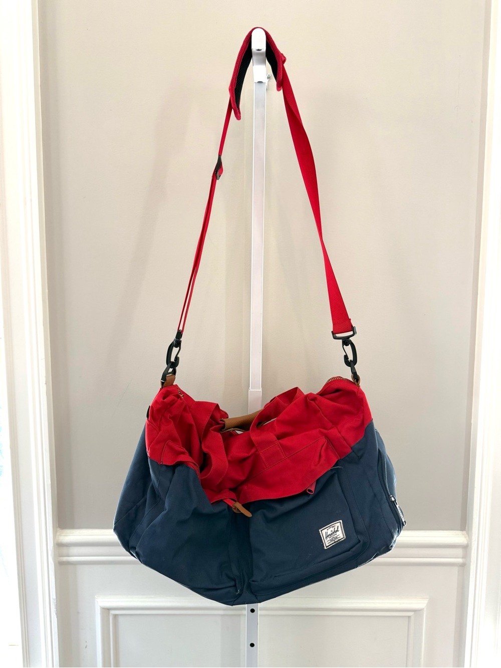 Herschel Supply Co Novel Red Navy Colorblock Duffle Weekender Bag OS - Picture 3 of 16
